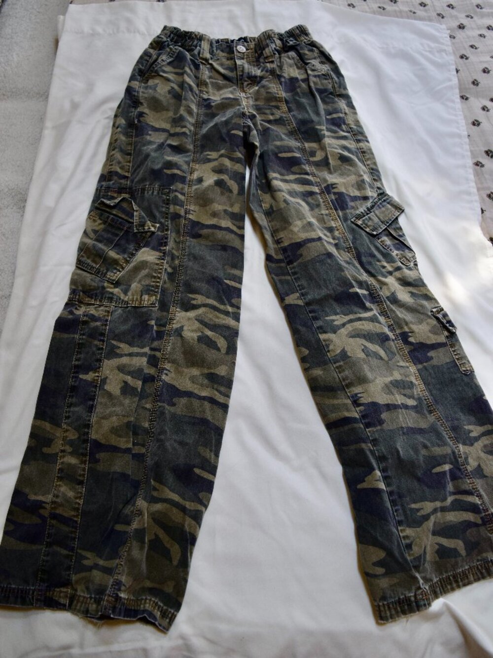 Urban Outfitters BDG Khaki Camo Print Y2K Pants